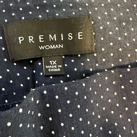 Polkadot, navy and white cropped pants. Size 1X. - Picture 5 of 5